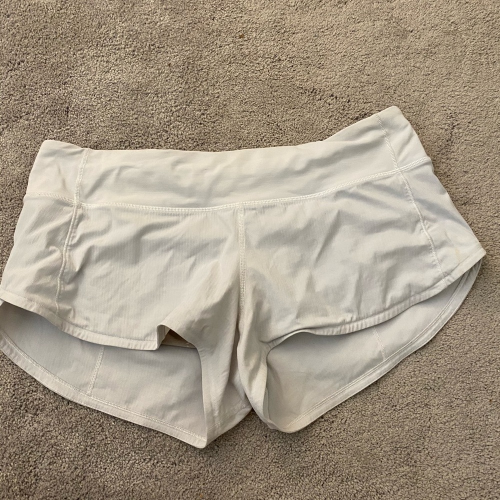 White Lululemon speed up 2.5 inch inseam shorts